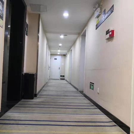 7天酒店·长沙银盆岭六沟垅地铁站店（原湘雅附三店） 外观 照片