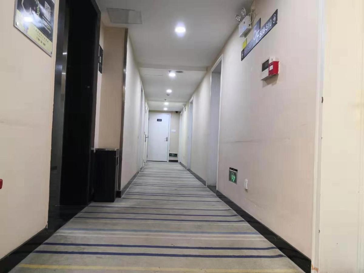 7天酒店·长沙银盆岭六沟垅地铁站店（原湘雅附三店） 外观 照片